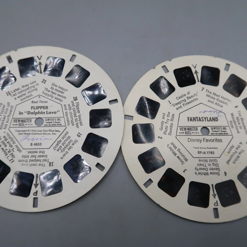 Vintage View-Master Lighted Viewer Blue with lot of reels Disney Bambi‎ Snoopy